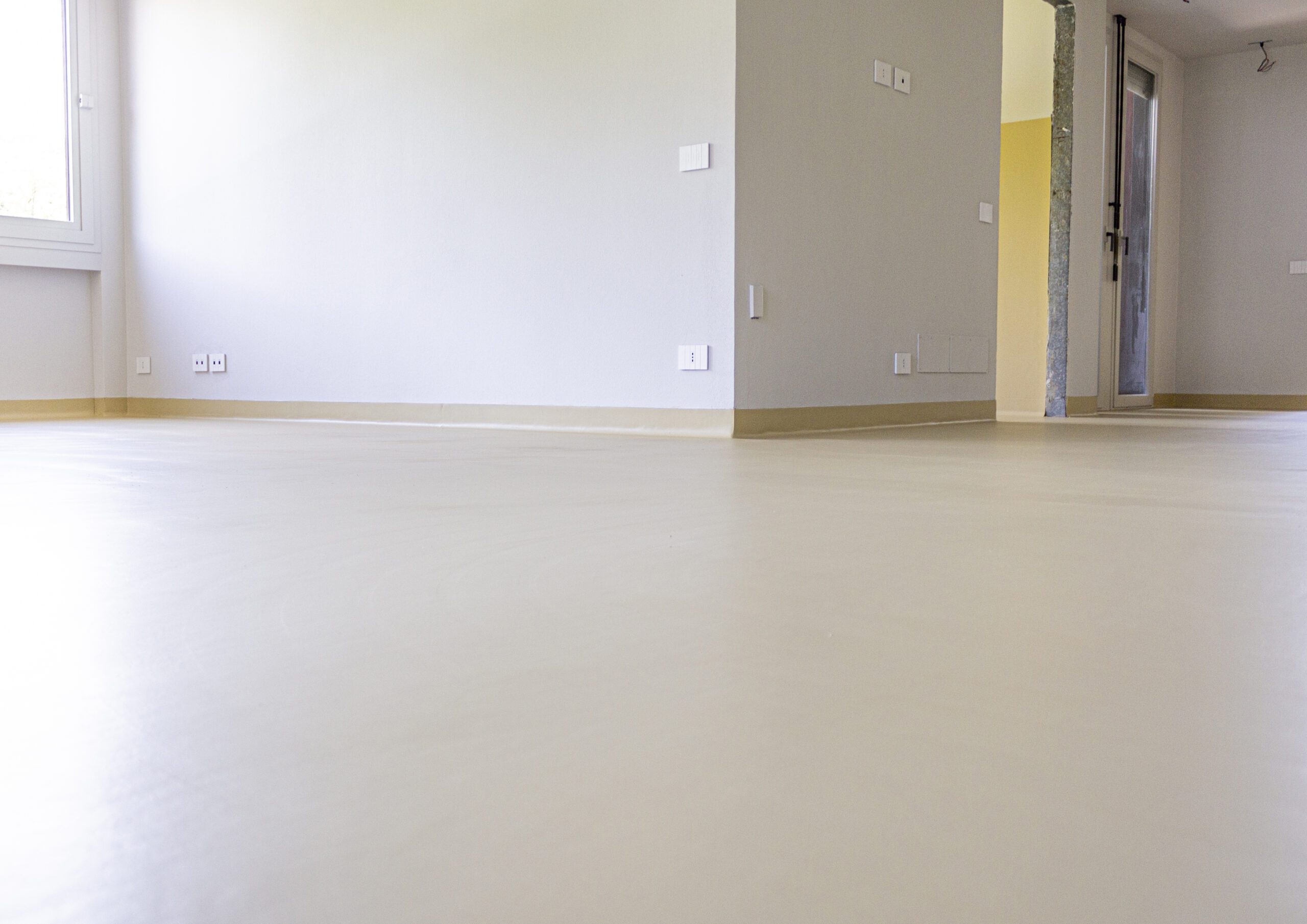 Transform your floors and wall coverings in LVT, SPC, PVC, linoleum and rubber with Ecostar 2K HP lacquer